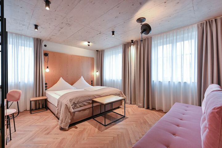 Room 45 of 134