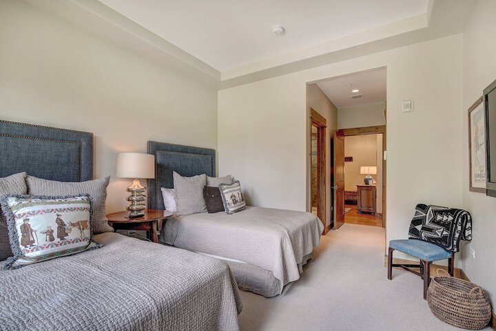 Room 111 of 493