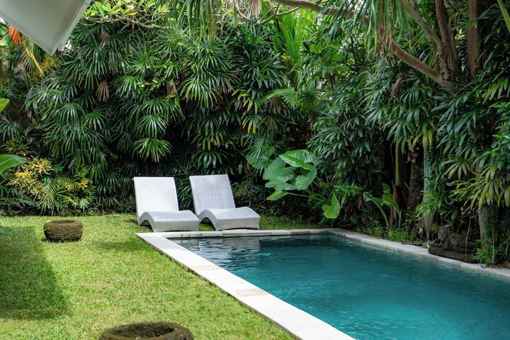 Pool 24 of 28