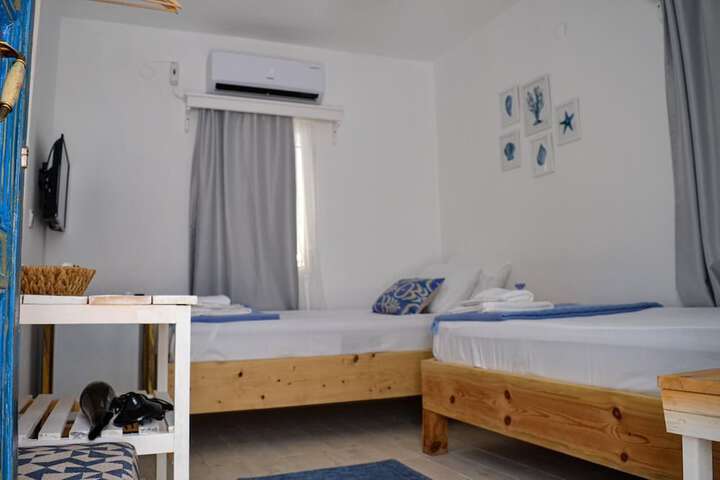 Room 8 of 35