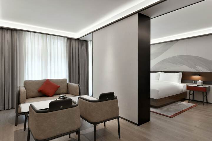 Room 13 of 46
