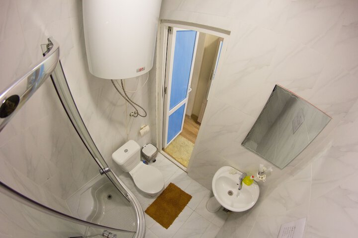 Room 12 of 26