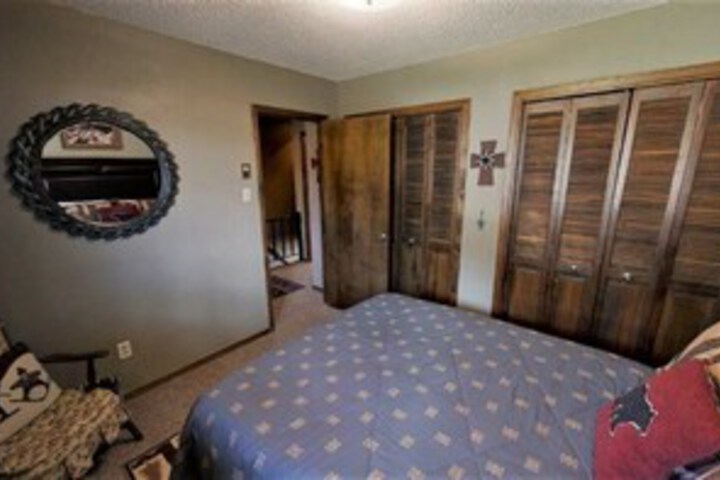 Room 9 of 13
