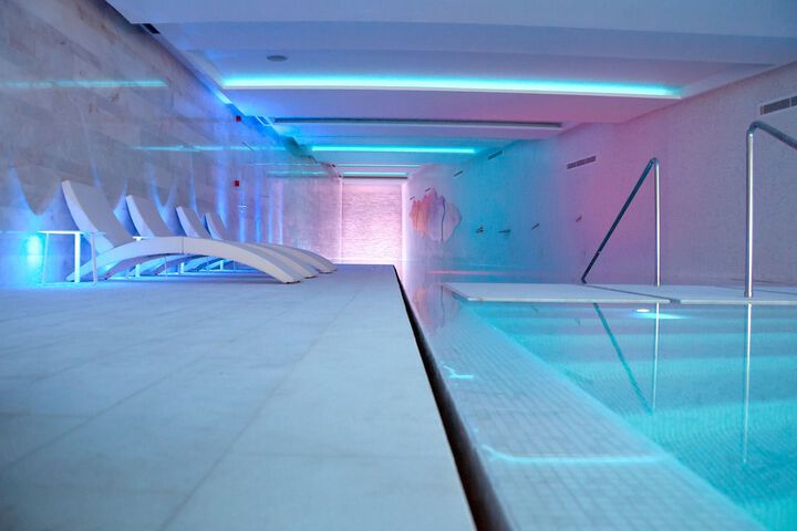Pool 41 of 84