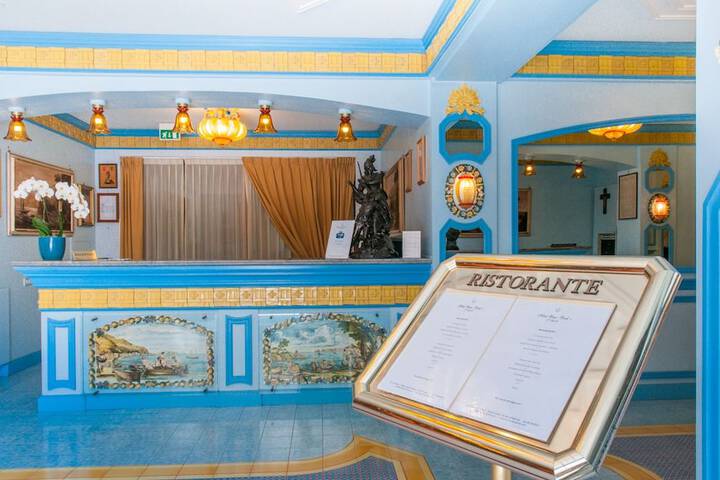 Concierge desk