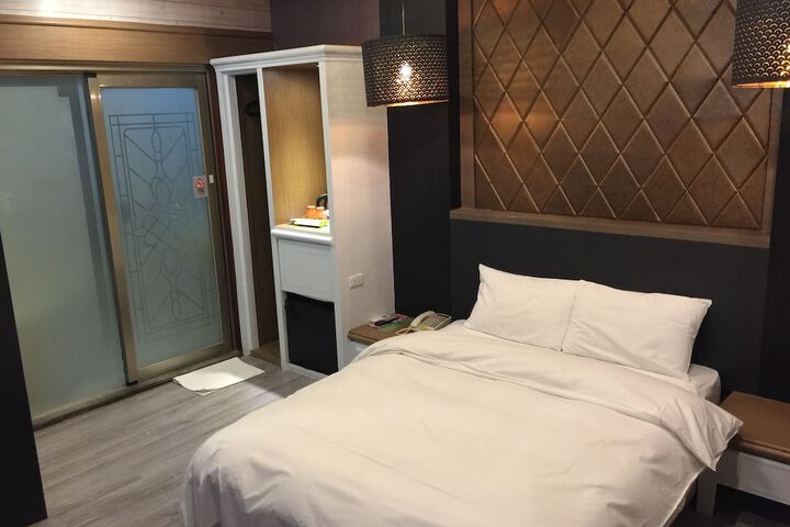 Room 15 of 97