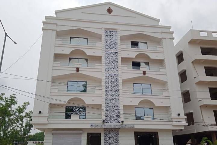 Hotel Dayal International