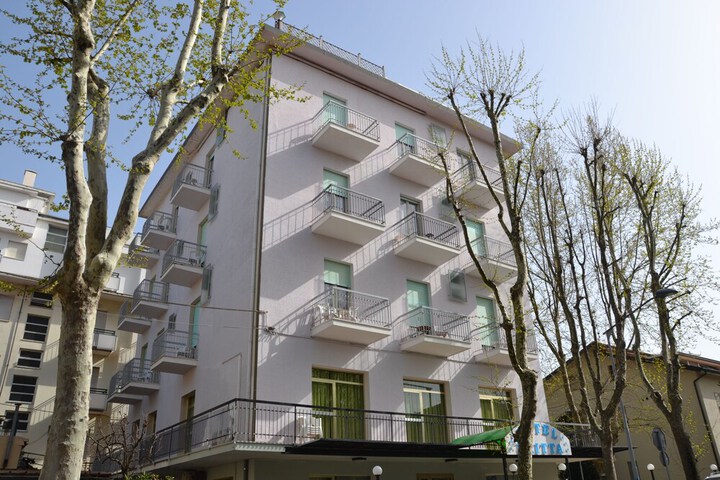 Hotel 8 of 9