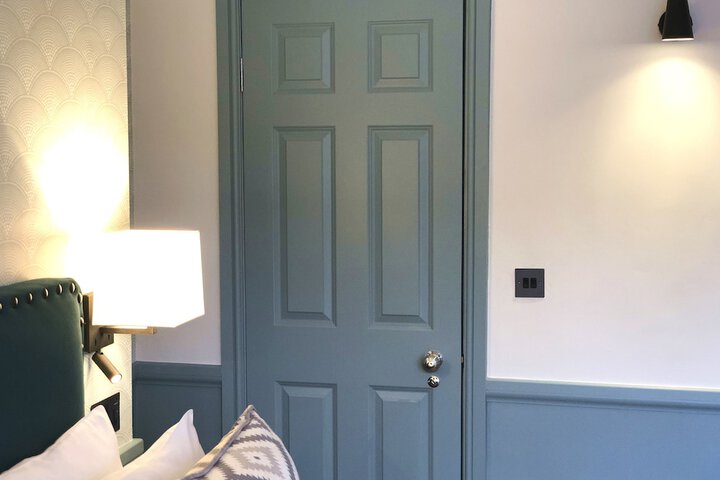 Room 9 of 79