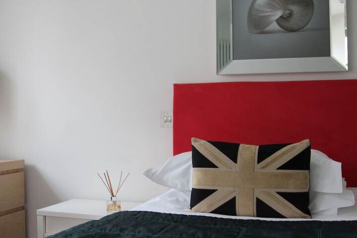 Room 5 of 73