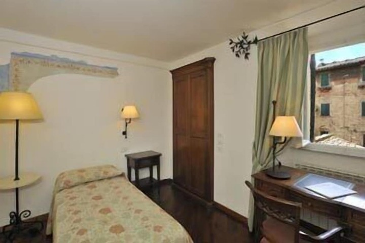 Room 18 of 66