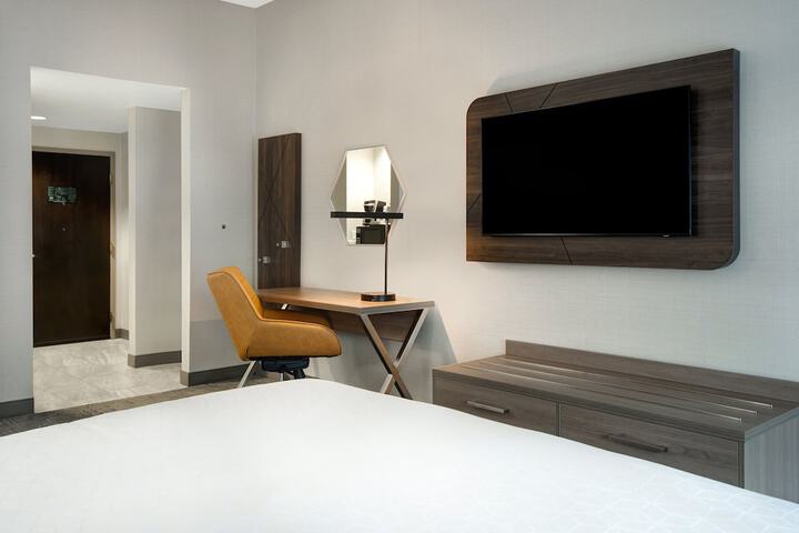 Room 11 of 53
