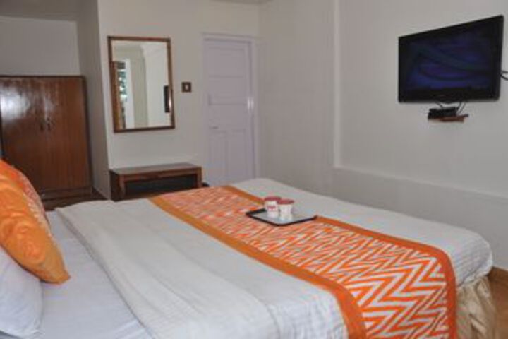 Room 6 of 25