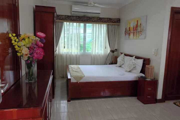 Room 21 of 42