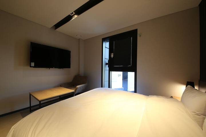 Room 9 of 41