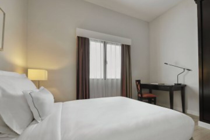Room 14 of 48