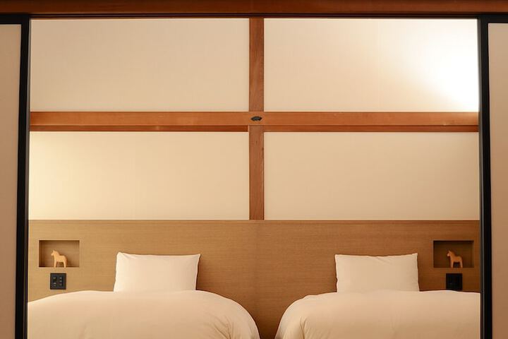 Room 16 of 34