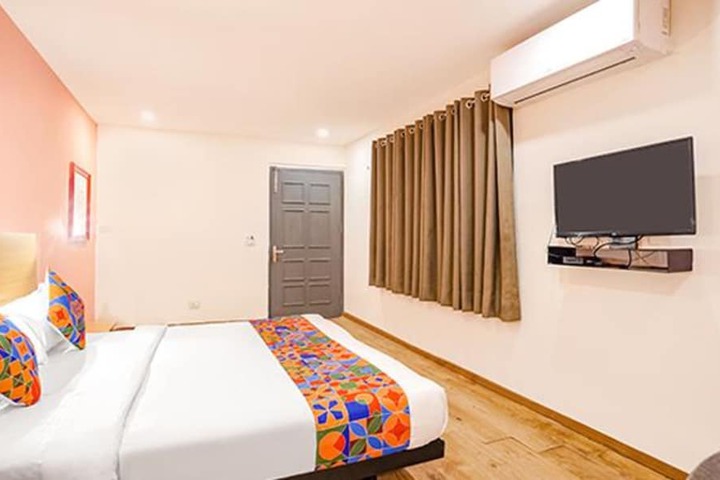 Room 9 of 23