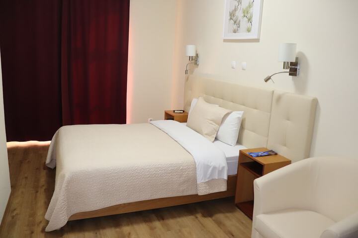 Room 28 of 113