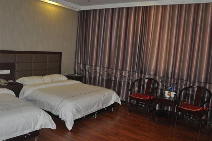 Room 9 of 28
