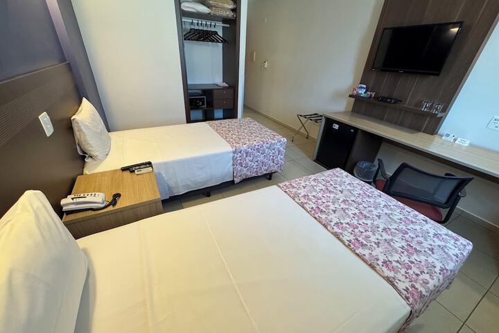 Room 13 of 42