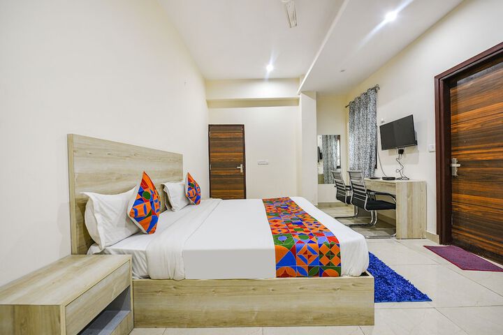 Room 15 of 27