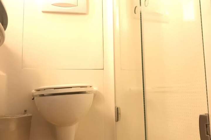 Room 28 of 38