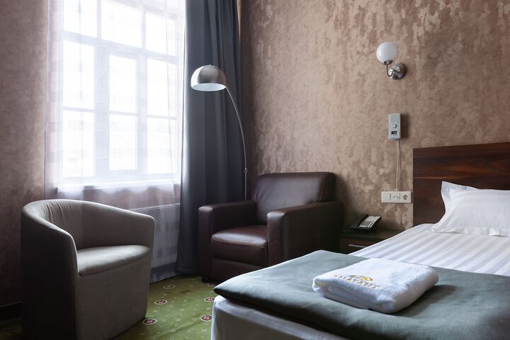 Room 22 of 49