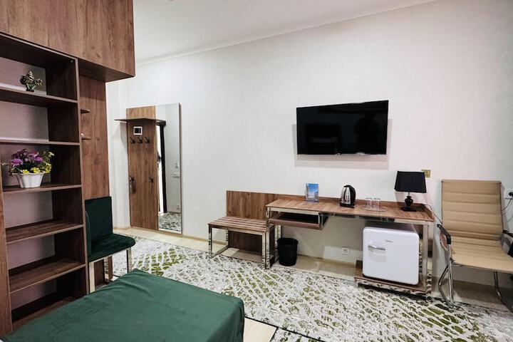 Room 8 of 35