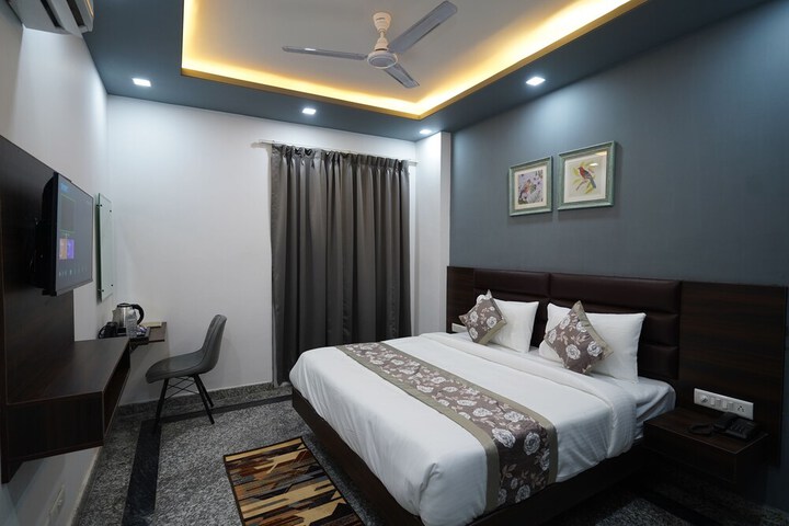 Room 8 of 73