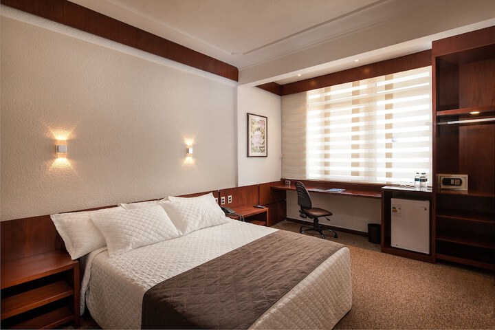 Room 7 of 67