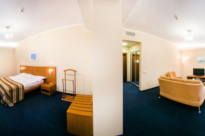 Room 20 of 63