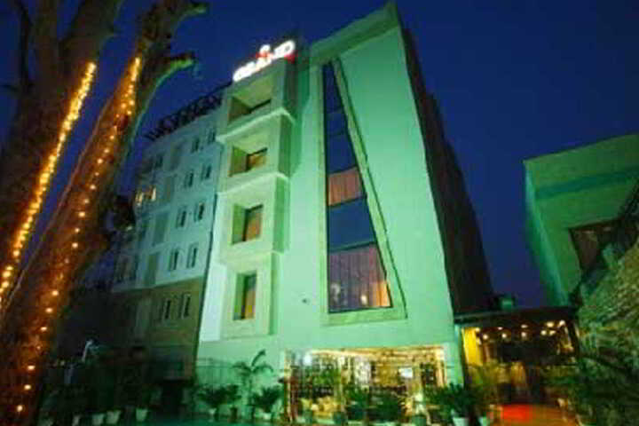 THE GRAND HOTEL BIZZOTEL