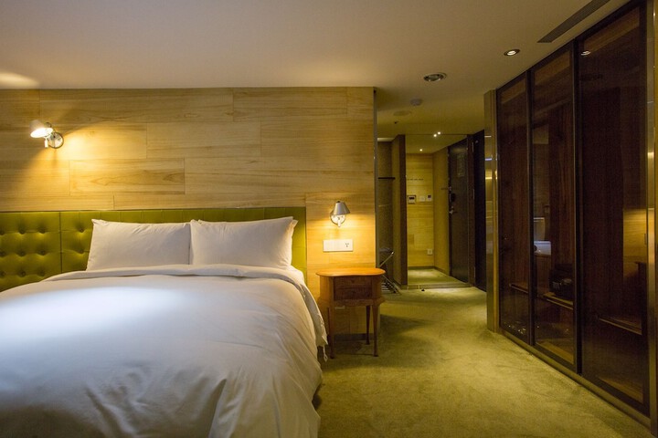 Room 42 of 105