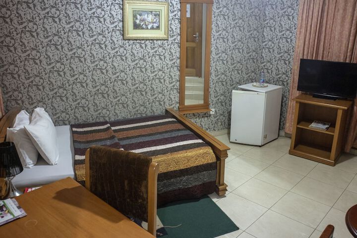 Room 10 of 67