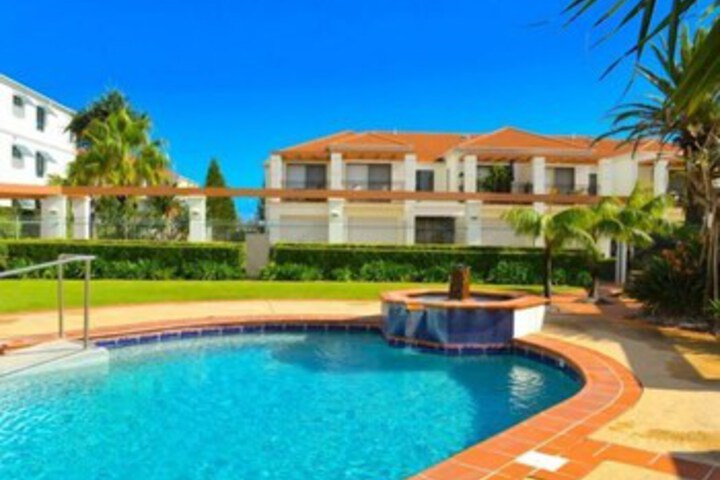 Pool 115 of 123