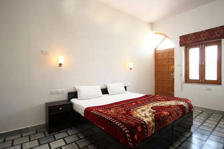Room 4 of 6