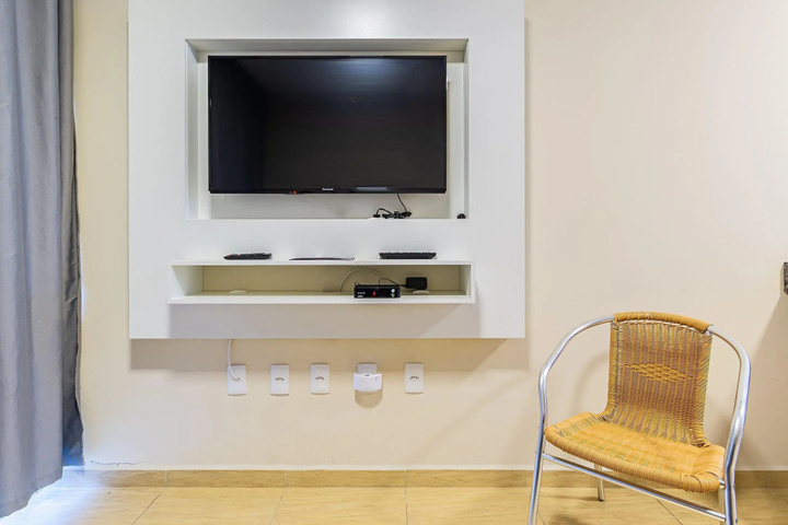 Room 4 of 10