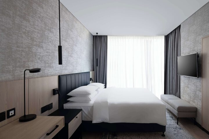 Room 17 of 87