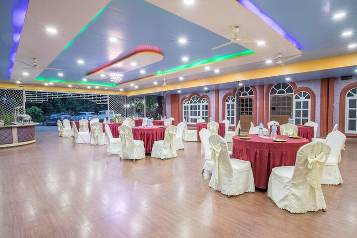 Ballroom/Hall 41 of 58