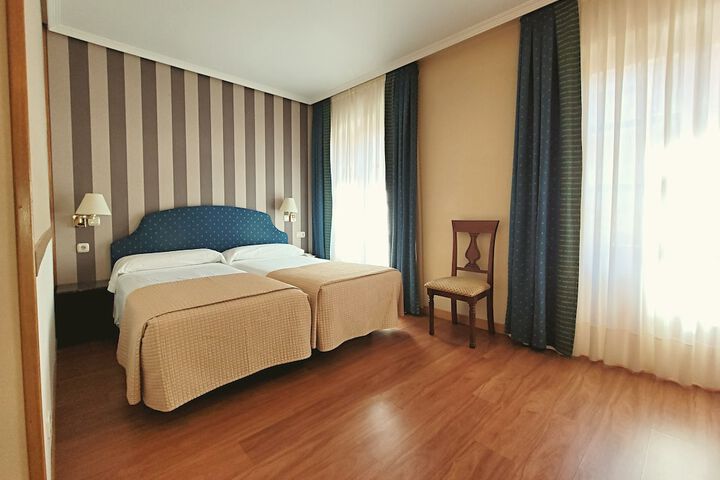 Room 12 of 30