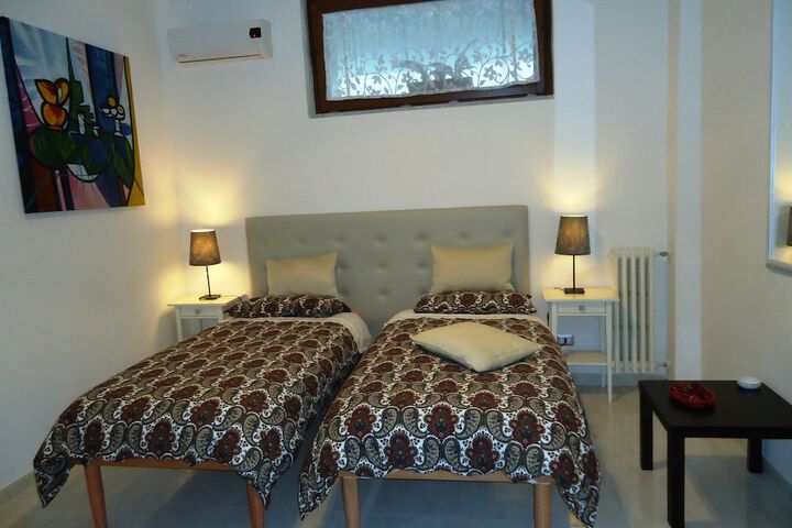 Room 15 of 48