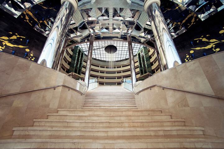 Entrance & Lobby