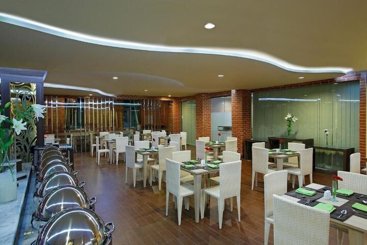 Dining Photos
