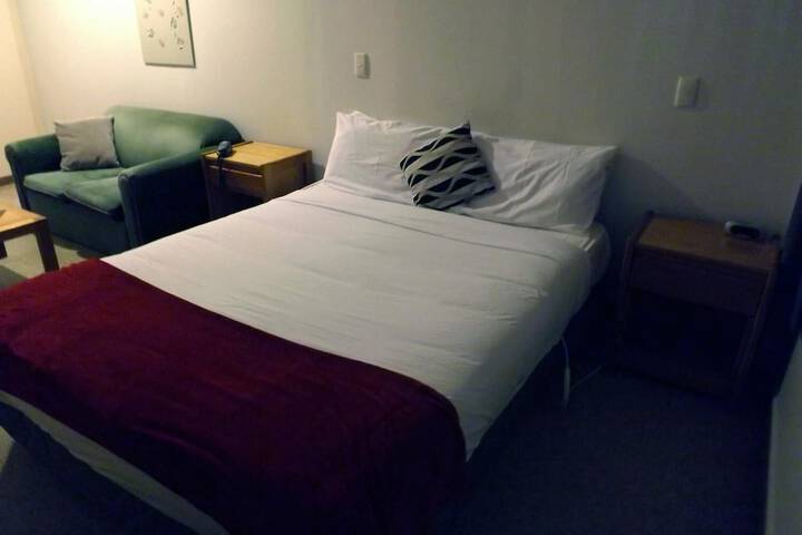 Room 9 of 48