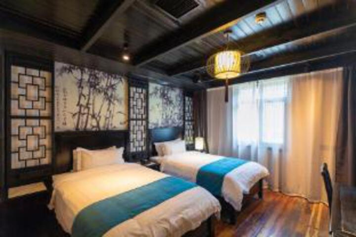 Room 8 of 8