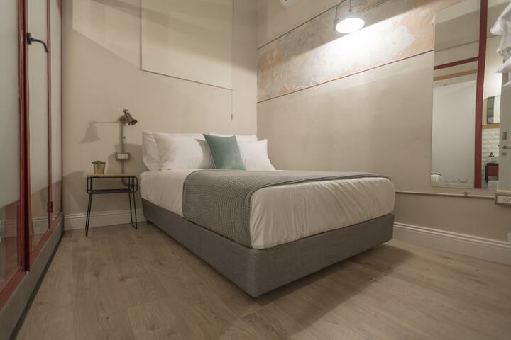Room 6 of 38