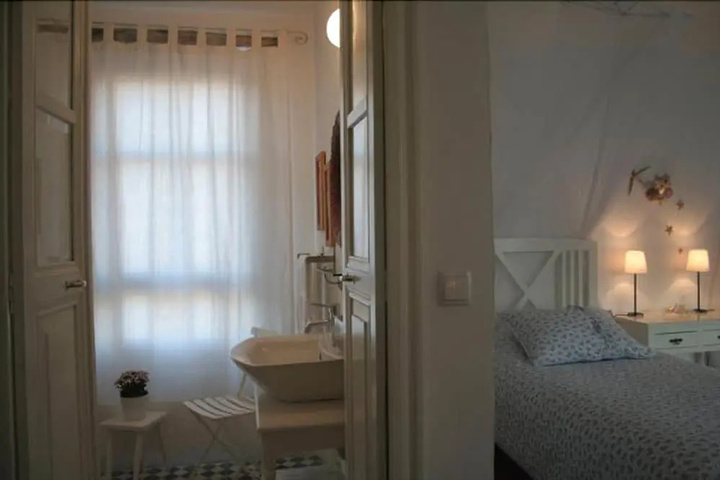 Room 4 of 15