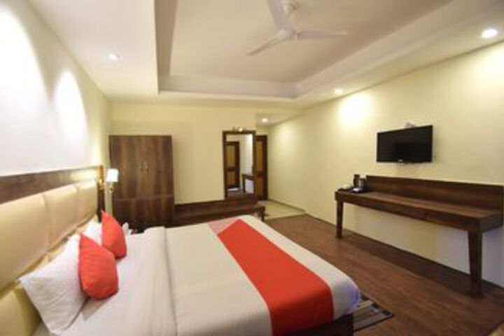 Room 16 of 27