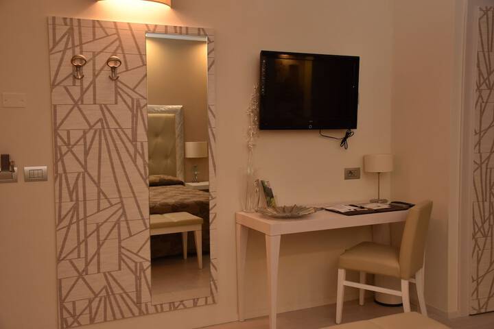 Room 6 of 44